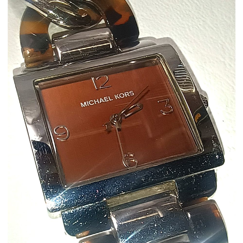Michael Kors MK-4132 Women’s Silver-Tone & Faux Tortoise Chain Watch - Picture 16 of 16